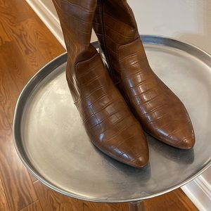 Brown knee high boots. Neat box like print! Size 6.5 short heels! Like new!!!